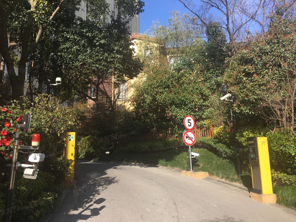 小区相关图