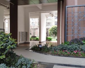 地铁首座1室0厅西北