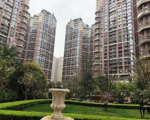 中德英伦世邦K区3室2厅东南