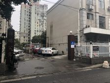 三开间朝南 客厅朝南带阳台 带地下产权车位