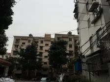 户型方正,22年做好美丽家园,环境很好,车位充足