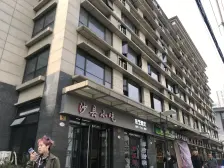 8号地铁口50米+产权清晰 ,210年房龄