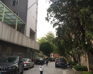 此房证满五,楼层好,户型方正实用,位置好