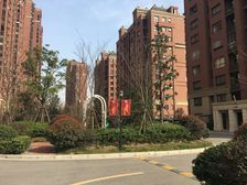 地铁口两房,合适楼层,位置好,户型佳,诚意出售
