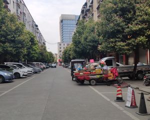 光华苑小区4室0厅南