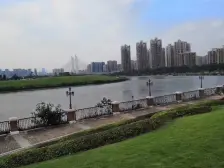 河畔新世界 5室3厅 南