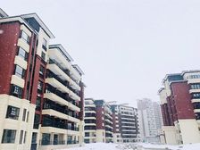 小区配套设施齐全,园区绿化好,房子全阳面,户型方正