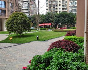 地铁首座3室2厅东北