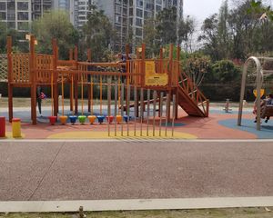 玺龙湾4室2厅南