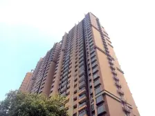 绿岛湖涟岸别墅出售,带三个车位, 中间栋安静地段;