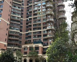 中德英伦世邦K区3室2厅东南