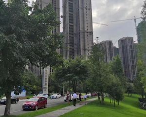 河畔新世界4室1厅西南西
