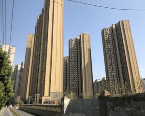 次新小区,婚房装修 95成新 看房方便