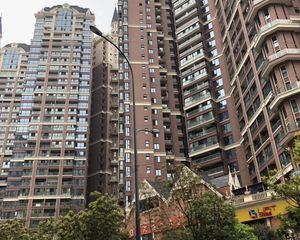 中德英伦世邦K区3室2厅东南