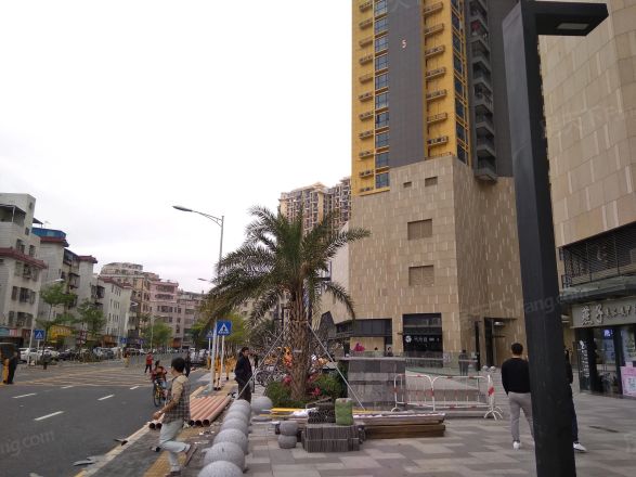 【英郡年华时光里】| 广东省深圳市龙岗区南湾街道东部英郡假日广场1