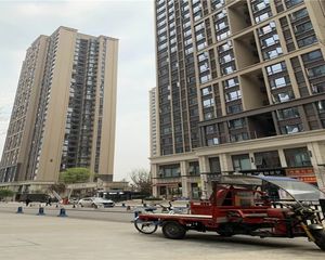 上东阳光林曦4室2厅东南