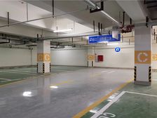 小区环境干净整洁,有小广场幼儿滑梯安保措施效率高