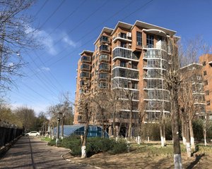 水岸名居4室1厅南北