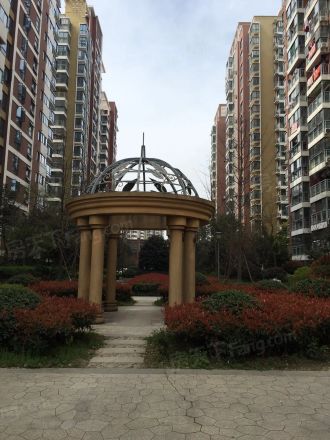 中街水晶城实景图