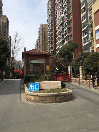 中街水晶城实景图