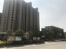 鑫城南苑户型方正采光好楼层好有车库诚心出售