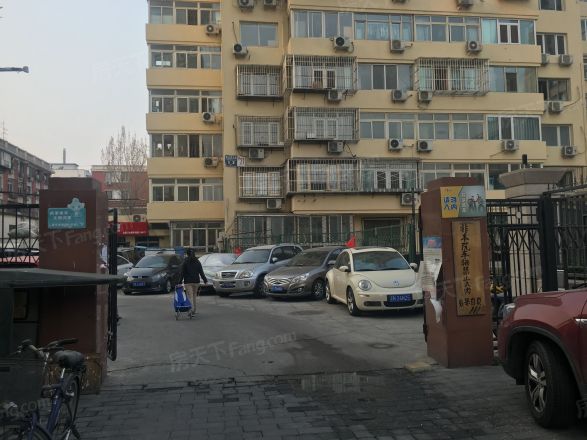 展览馆路12号楼实景图