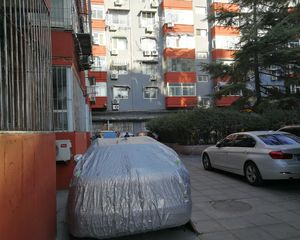 延静里中街,全南向两居室,满五年的商品房,不唯一