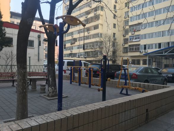 展览馆路12号楼实景图