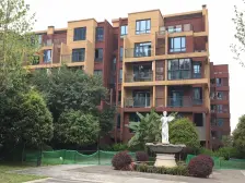 大学城 东方剑桥柔波里四房180万