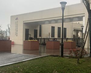 新里程三室户型方正,房子空置中看房比较方便,可约