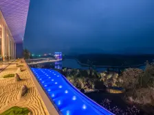 花园里的空中叠墅 露台尽享中庭景观