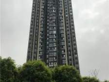 巴国城后门 近轻轨正3房 采光好 伶包入住