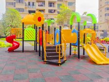 精装三房,楼层好,看小区花园,户型方正