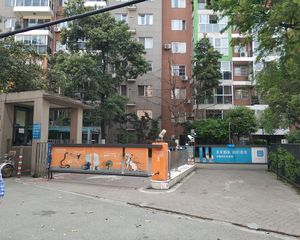龙锦晓筑2室1厅西南