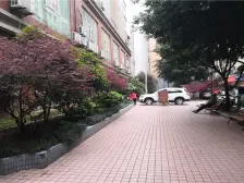 业主诚心出售,出行方便户型方正采光好