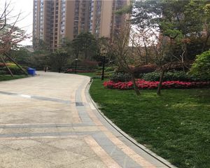 领地海纳时代3室1厅东南