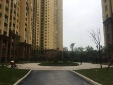 石井坡次新小区 正规三室 户型方正 业主诚心出售