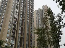 轻轨几百米,业主诚心出售,看房方便,清水随意装修