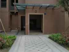 巴国城 绿云绣二房67.4万