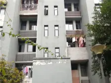 黄泥磅轻轨站1A出口200米 步梯房三楼 大四室两厅一卫