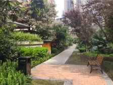 杨家坪商圈少见次新精装洋房 自带步行街哦 小区环境好