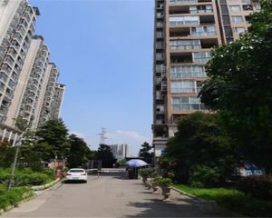 蓝光公园悦庭3室2厅西南