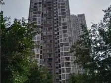 二郎天街旁 新上全新装修,精装一房,楼下就是轻轨