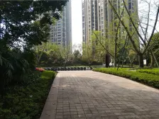 楼层好,可带租约出售,光环商圈轻轨旁,人流量大