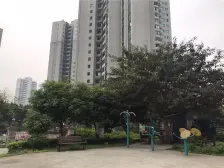 此房楼层好,采光佳,近西站,近轻轨站,交通便利