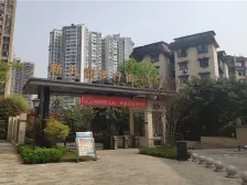 二街区清水三房 户型方正带外阳台 看房方便 交易方便