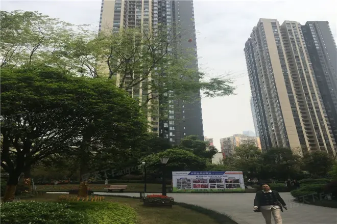 财信渝中城实景图