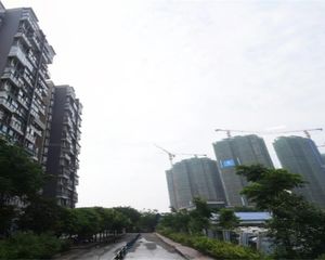 蓝光公园悦庭4室2厅东南