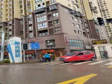 单价四千就能拥有一个家 停车免费 物业五毛 低成本