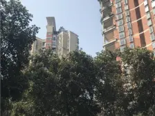 精装修,小区位置好 交通便利 业主安心卖 看房预约。